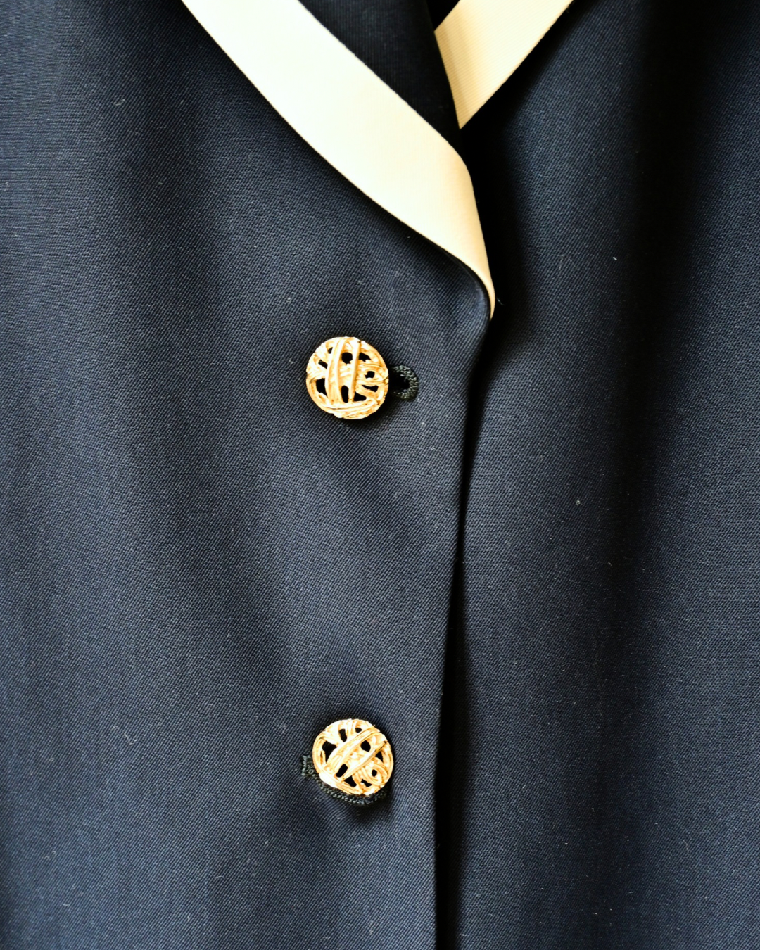 BURBERRYS’ NAVY BLAZER (M)