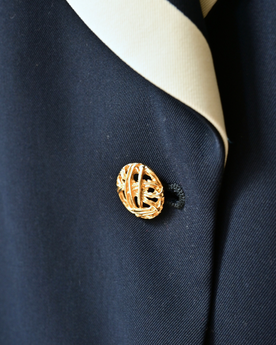 BURBERRYS’ NAVY BLAZER (M)
